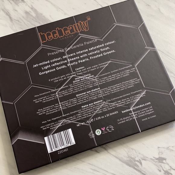 Barbarella Eyeshadow Palette - Picture 4 of 4